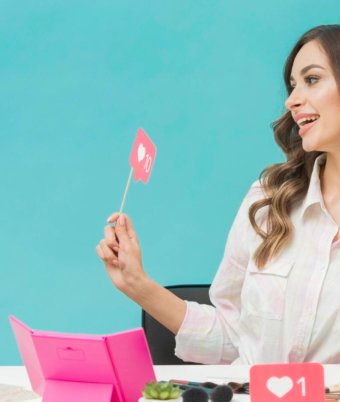 beautiful-woman-happy-record-video